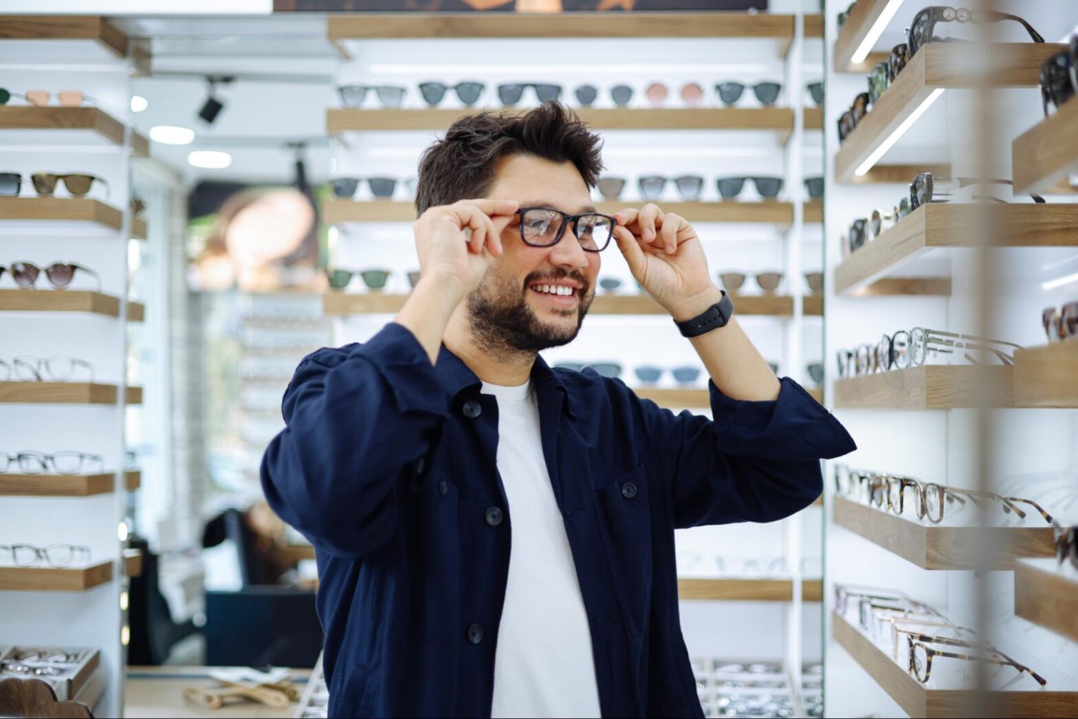 Optical Services in Tampa: Choosing the Right Glasses and Lenses